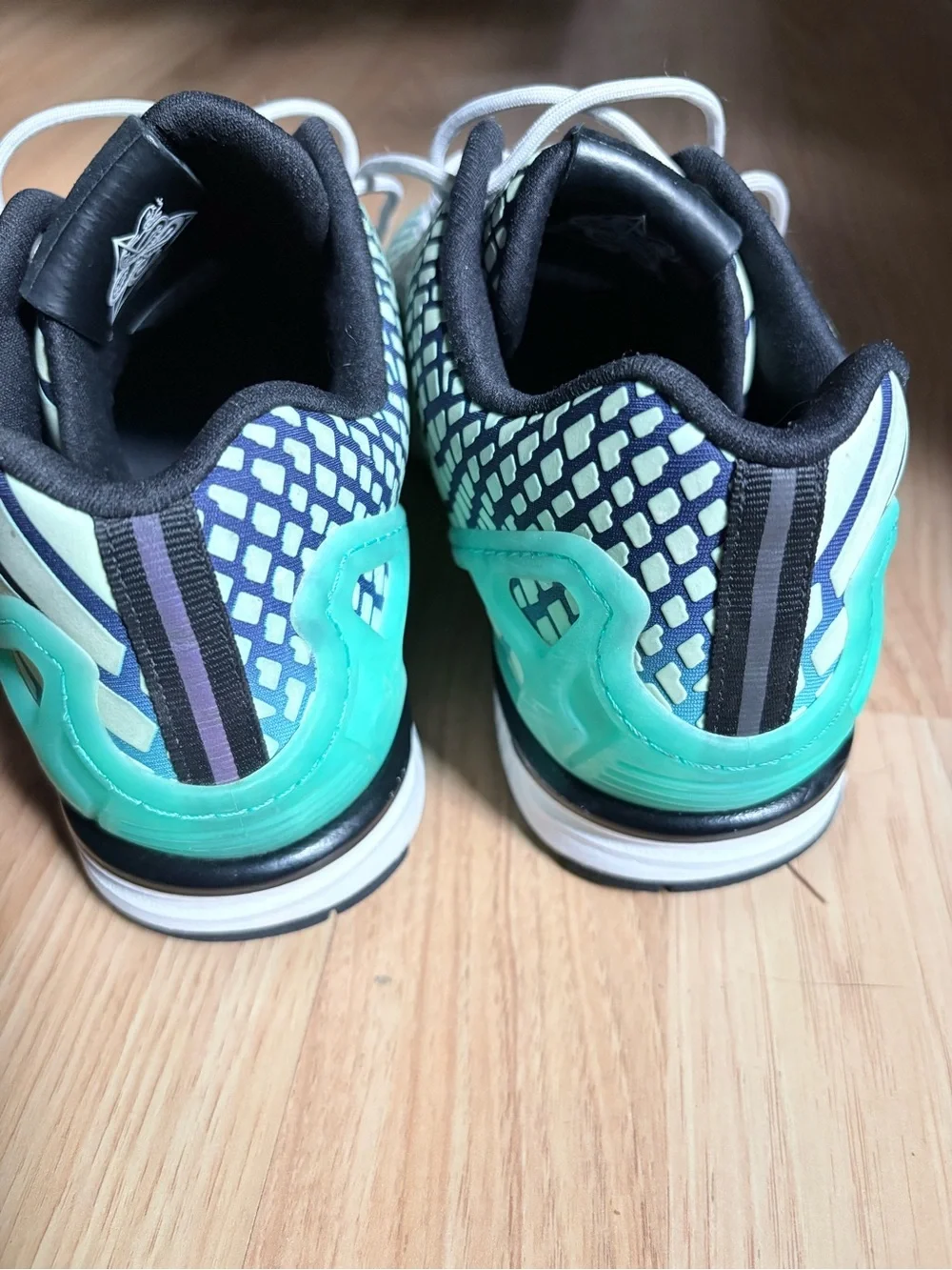 adidas Zx Flux Xeno mint Glow in the dark  Sneakers 6.5 men’s women’s 8